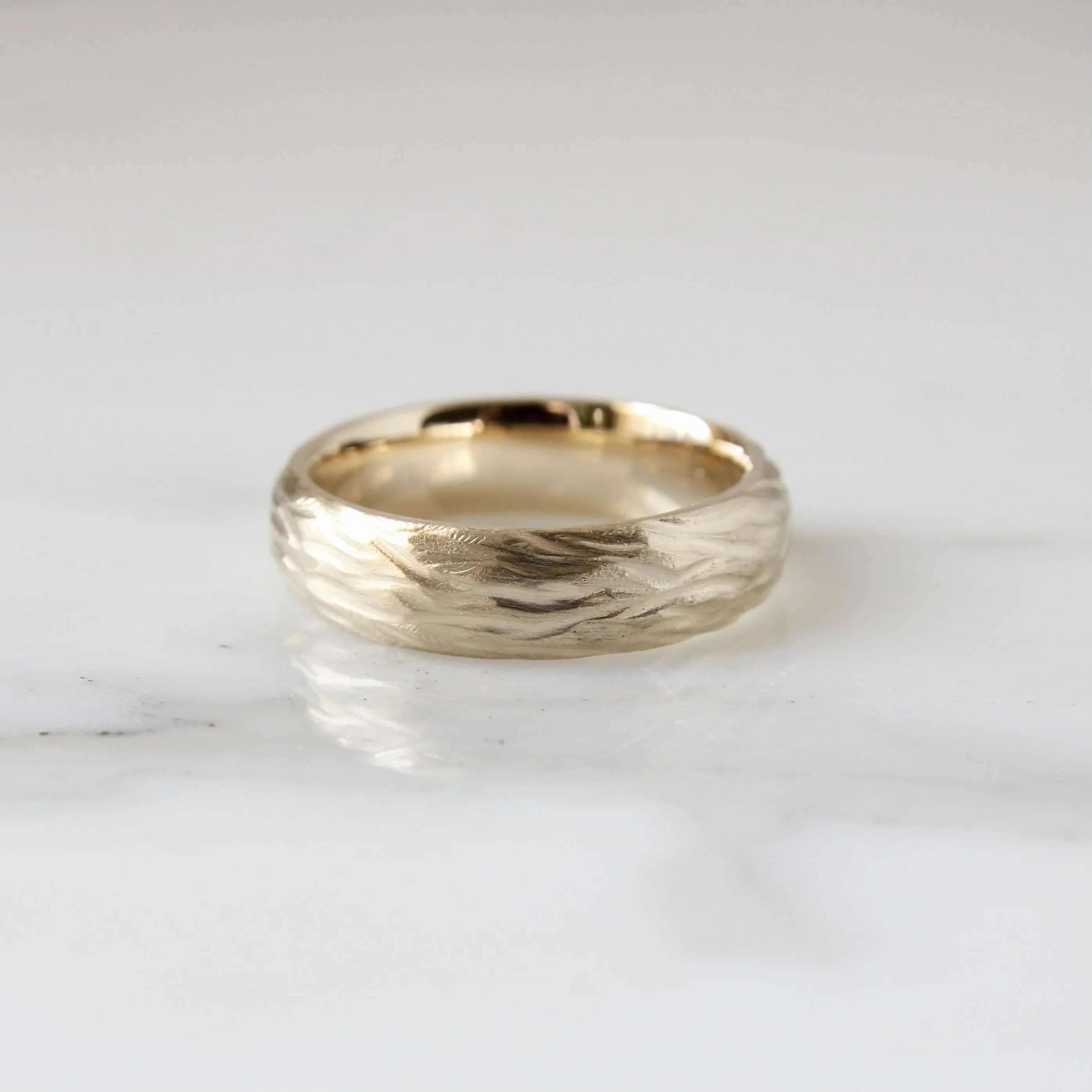 14k Yellow Gold Half Round Stream Band