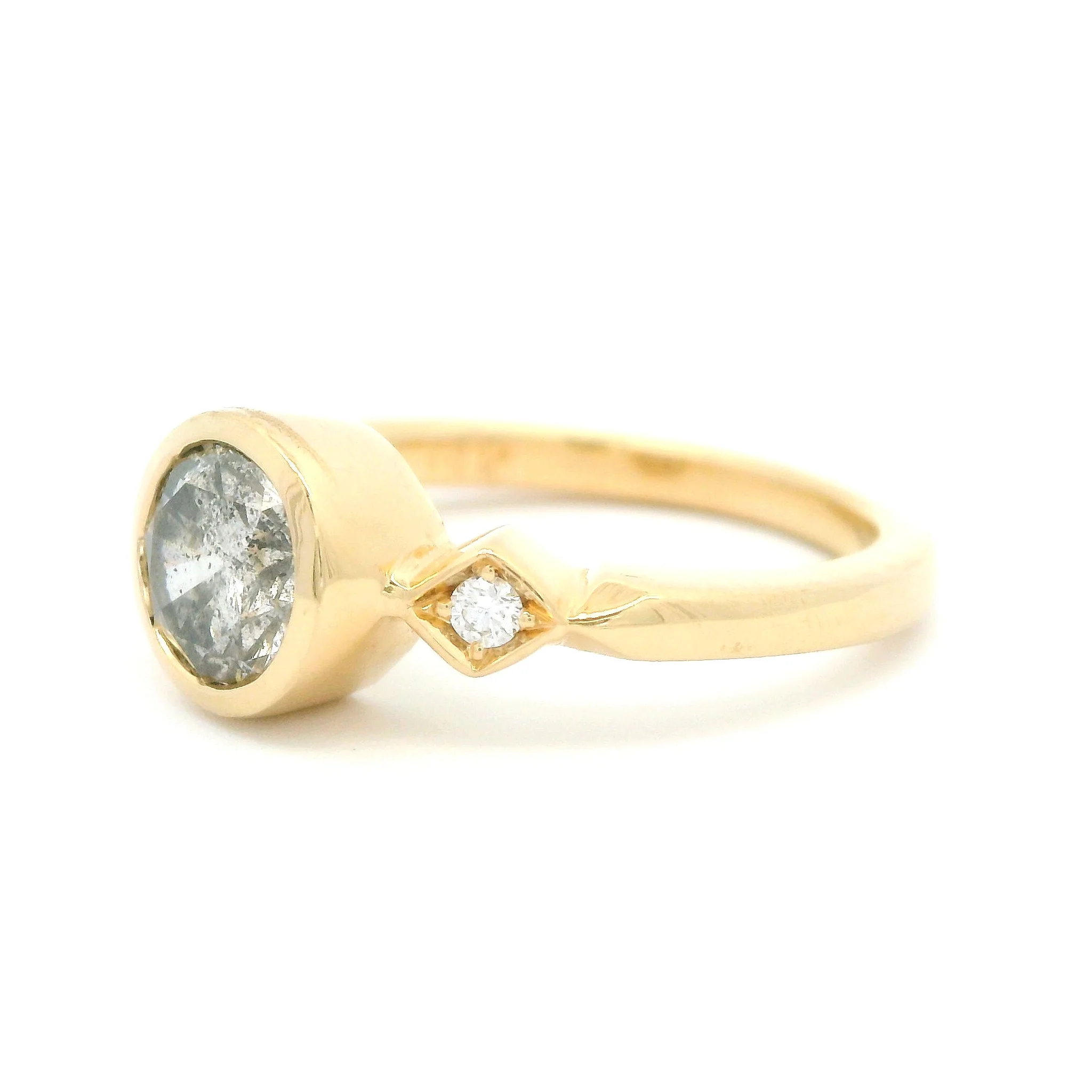 14k Yellow Ring with 0.89ct Salt and Pepper Diamond and Accent Diamonds - Image 2