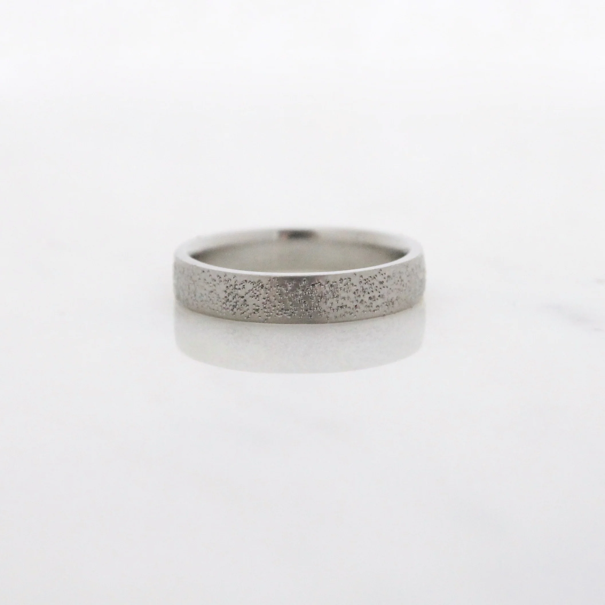 14k White Gold Stardust Band