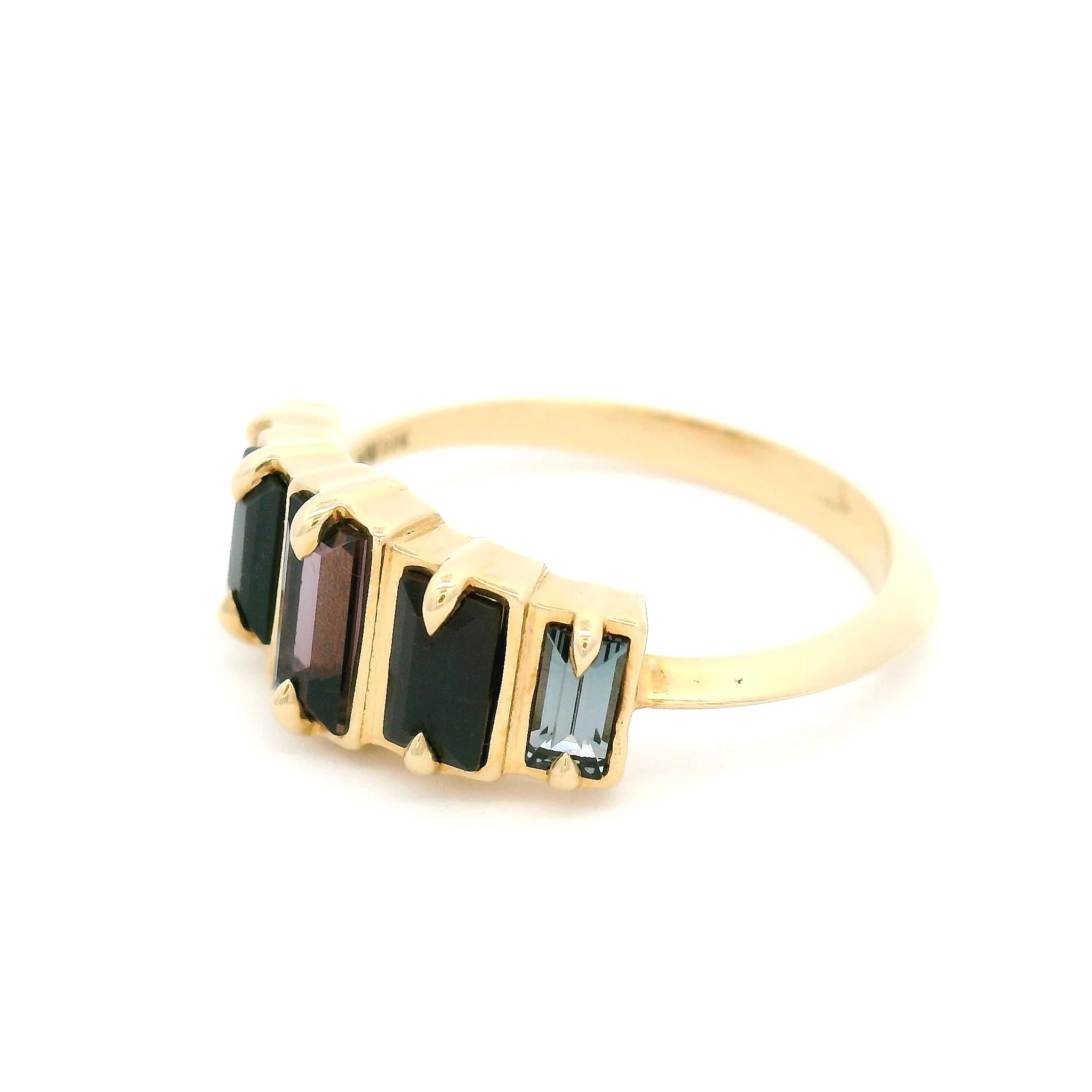10k Yellow Five-Stone Ring with 1.36cts of Baguette-Cut Spinels - Image 2