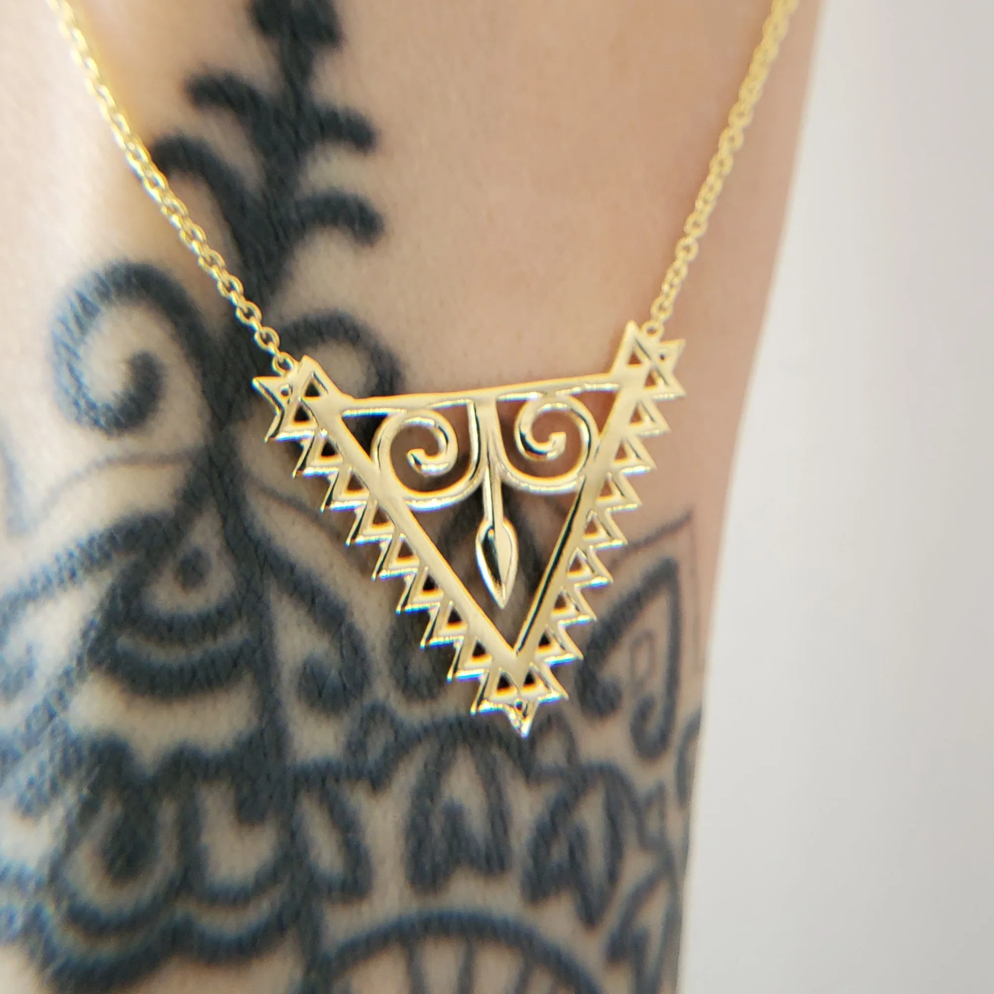 Artemis Arrow Necklace - Image 4