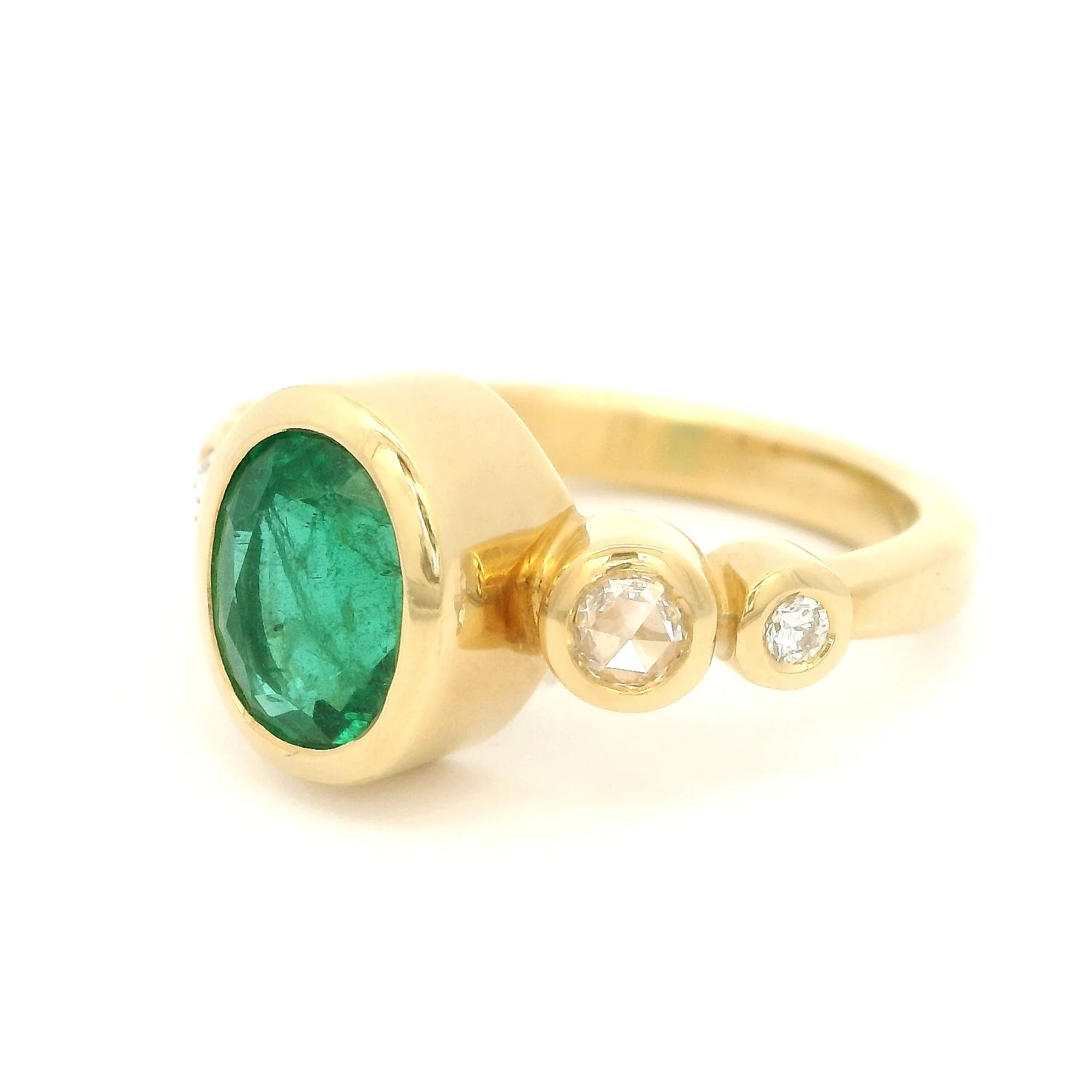18k Yellow Ring with 1.70ct Emerald and Accent Diamonds - Image 2