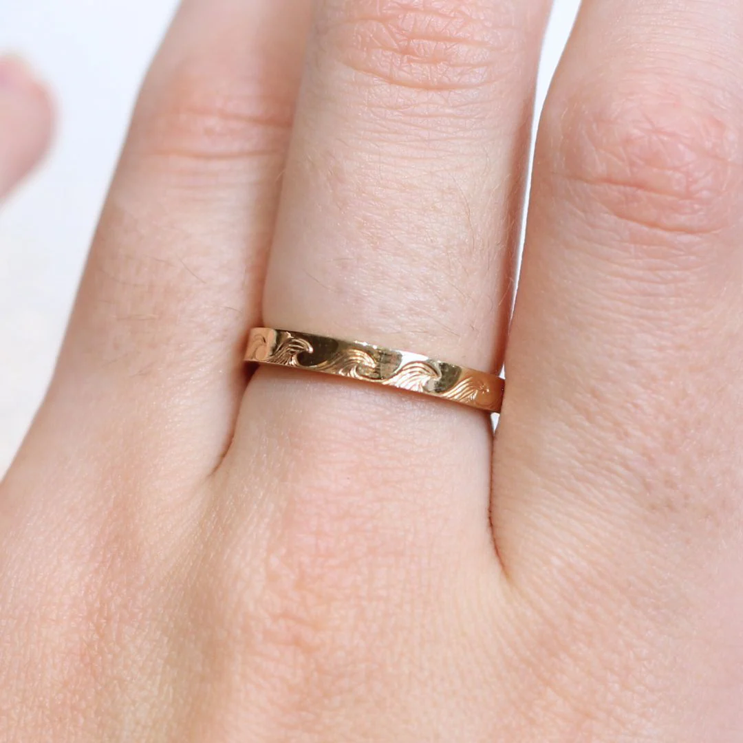Waves - Hand-Engraved Gold Band - Image 2