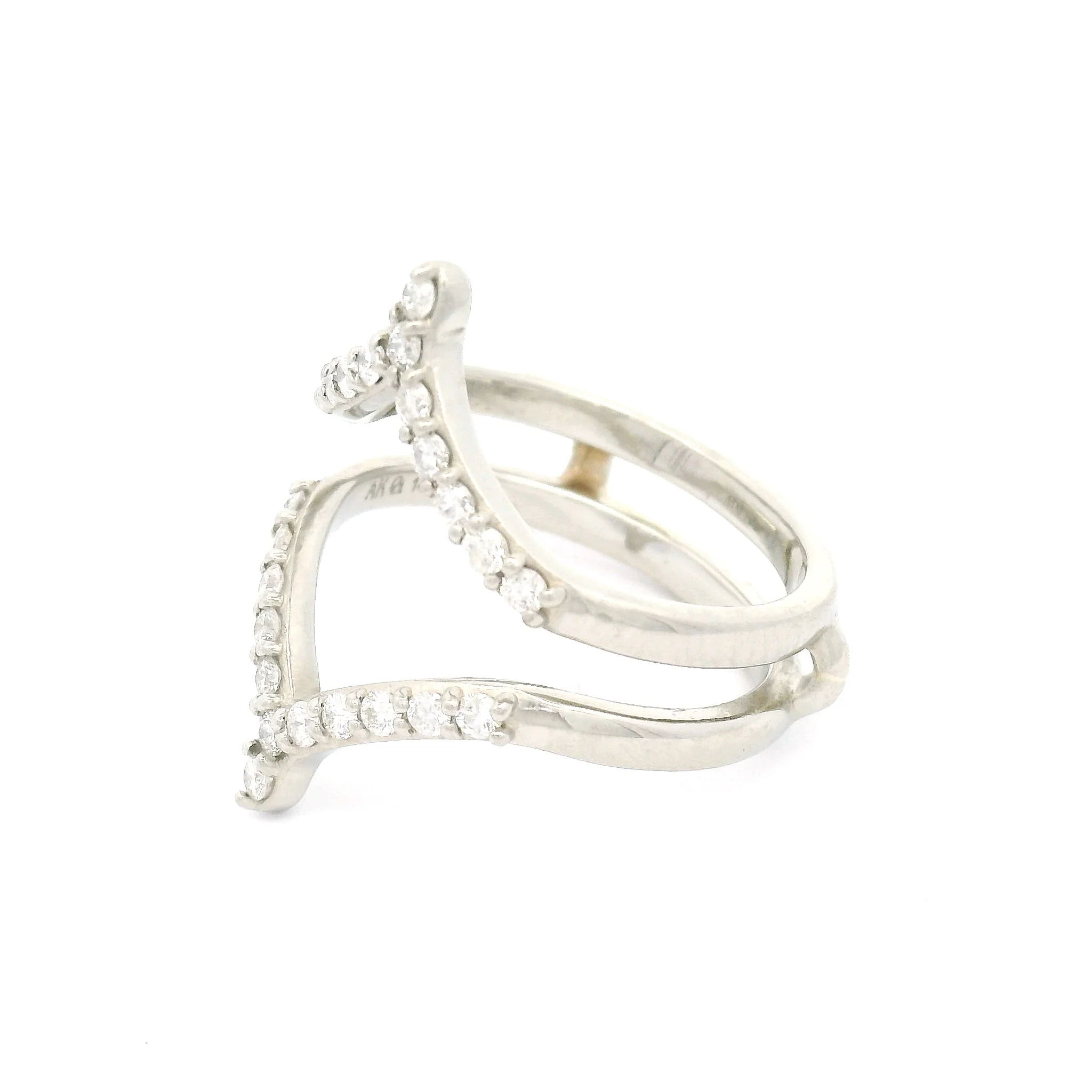 14k White Chevron Jacket Band with 0.42cts Bead-Set Diamonds - Image 3