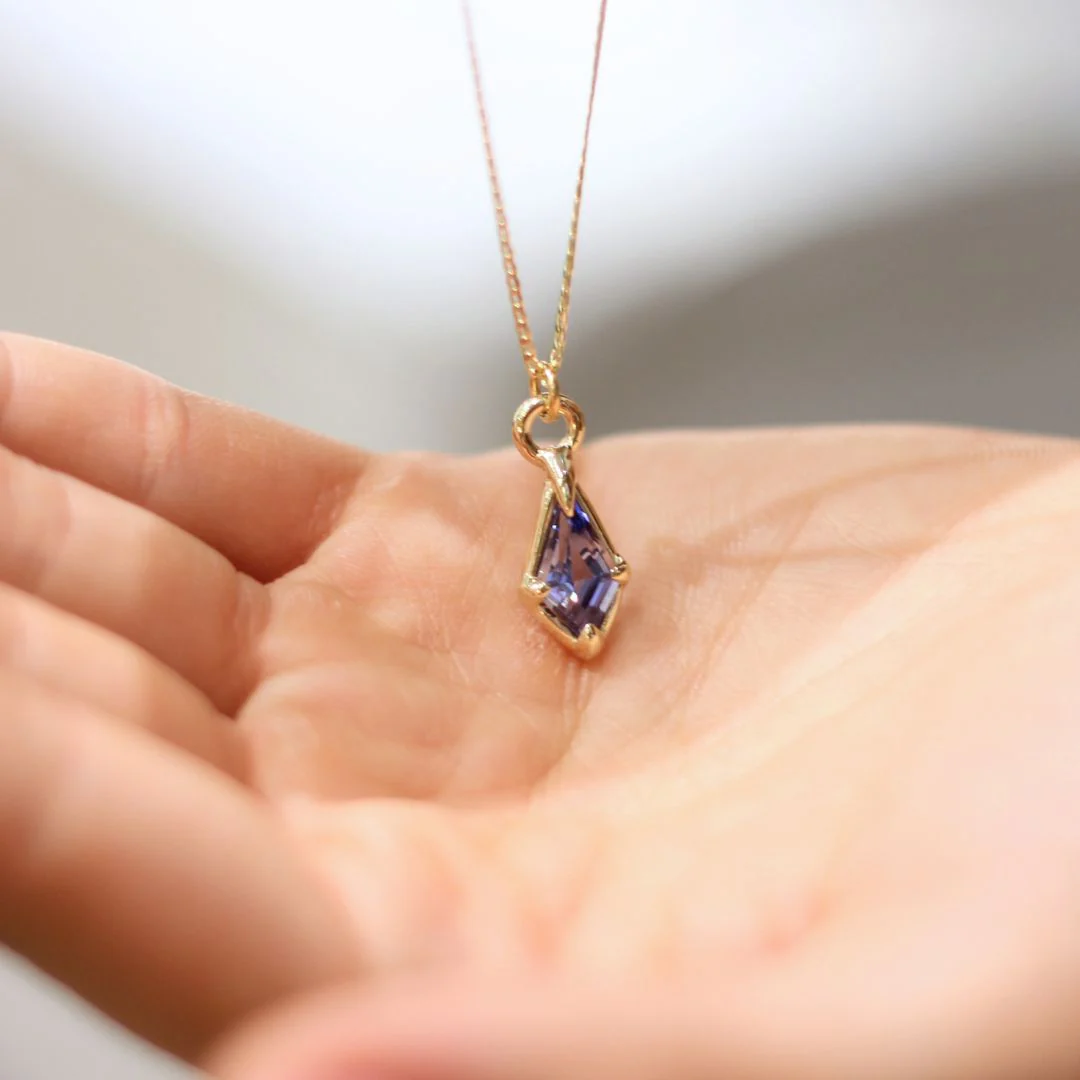 Gold Lilac Sapphire Pendant Necklace - Image 4