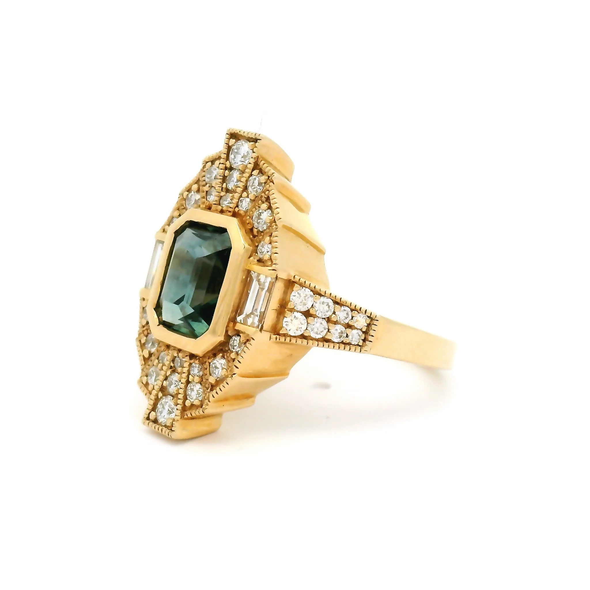 14k Yellow 1.60ct Green Sapphire Shield Ring with Accent Diamonds - Image 3