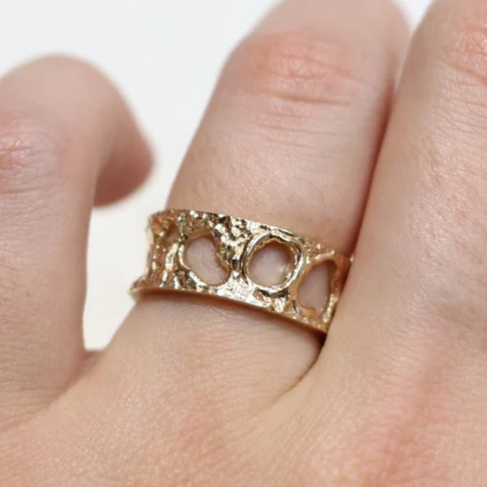 10k Yellow Gold Honeycomb Texture Wedding Band - Image 4