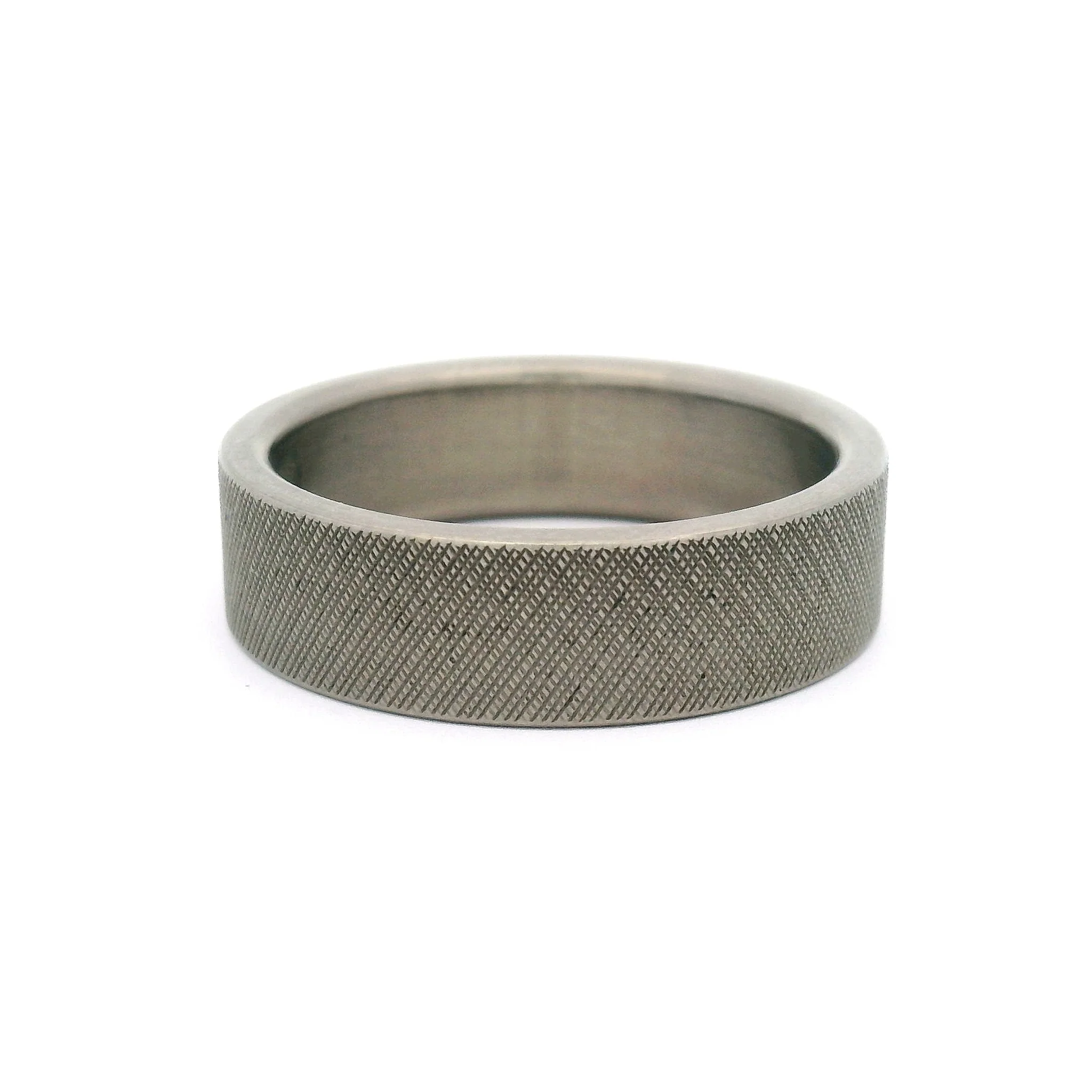7.5mm Wide Titanium Engraved Crosshatch Band