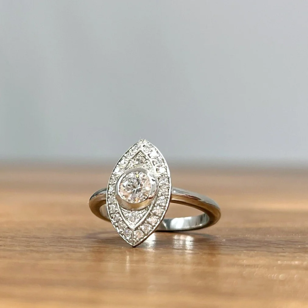 18k White Vintage Inspired Ring with 0.46ct Diamond with Accent Diamonds - Image 5