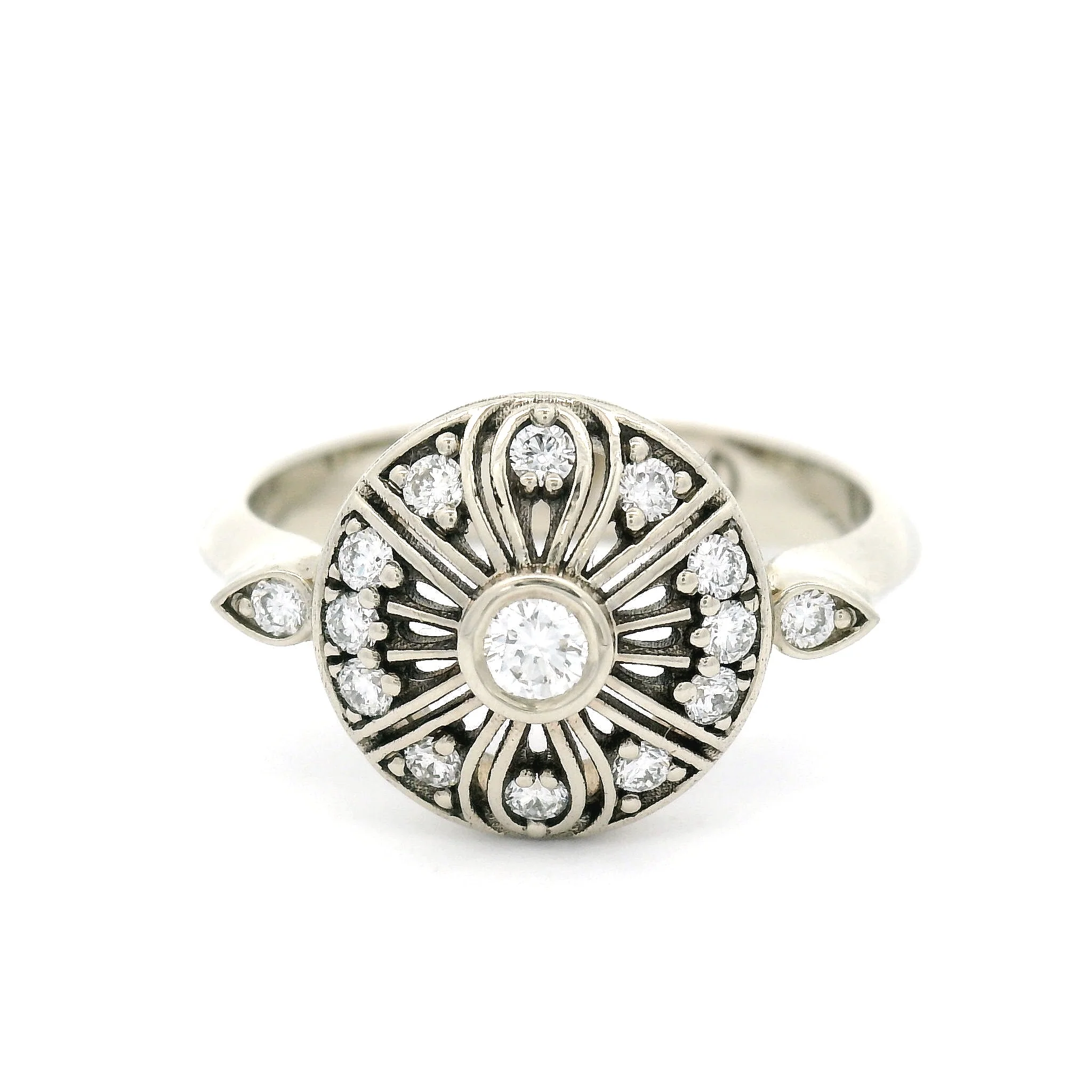 14k White Vintage-Inspired Engagement Ring with 0.25cts of Diamonds