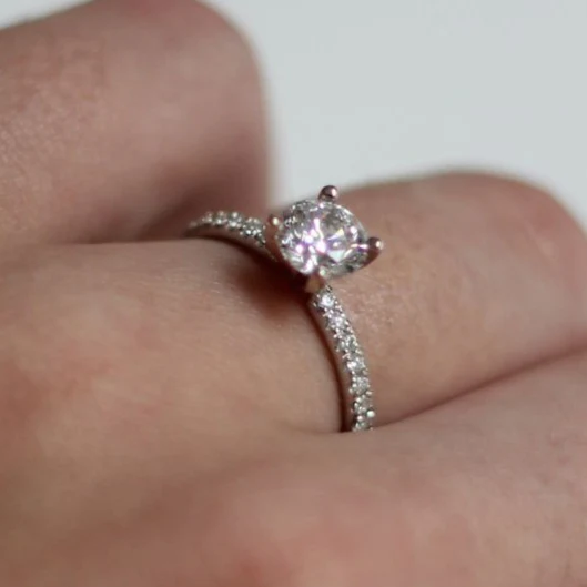 Round Brilliant Lab Diamond Engagement Ring - Image 3