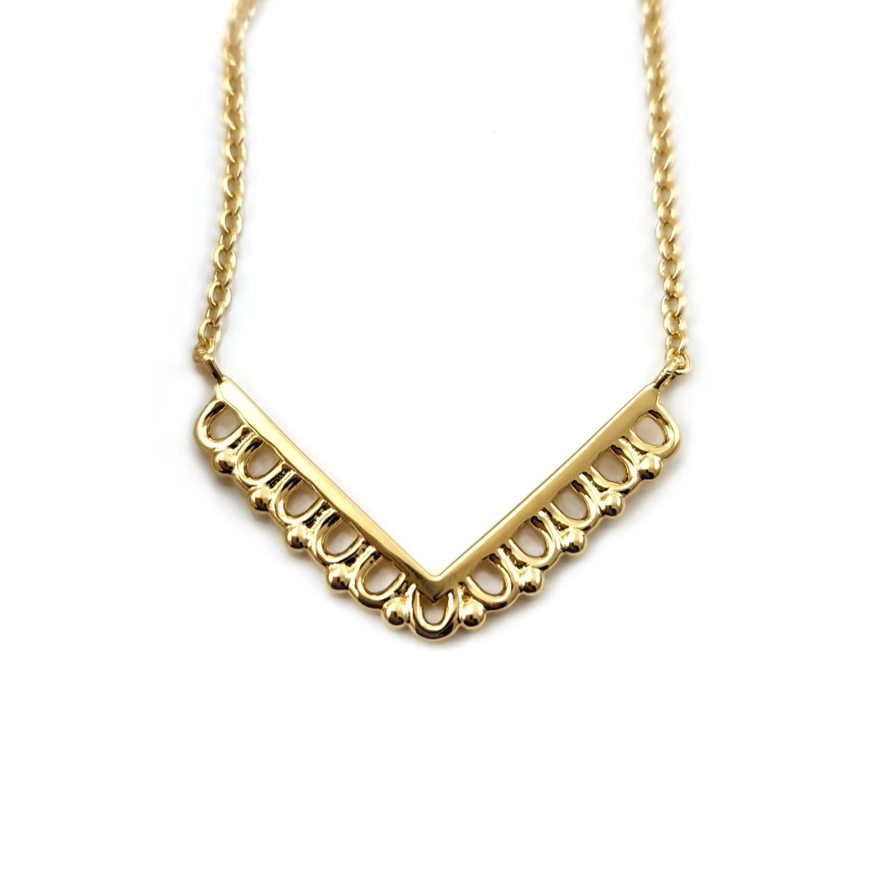 Scallop V Necklace - Image 4