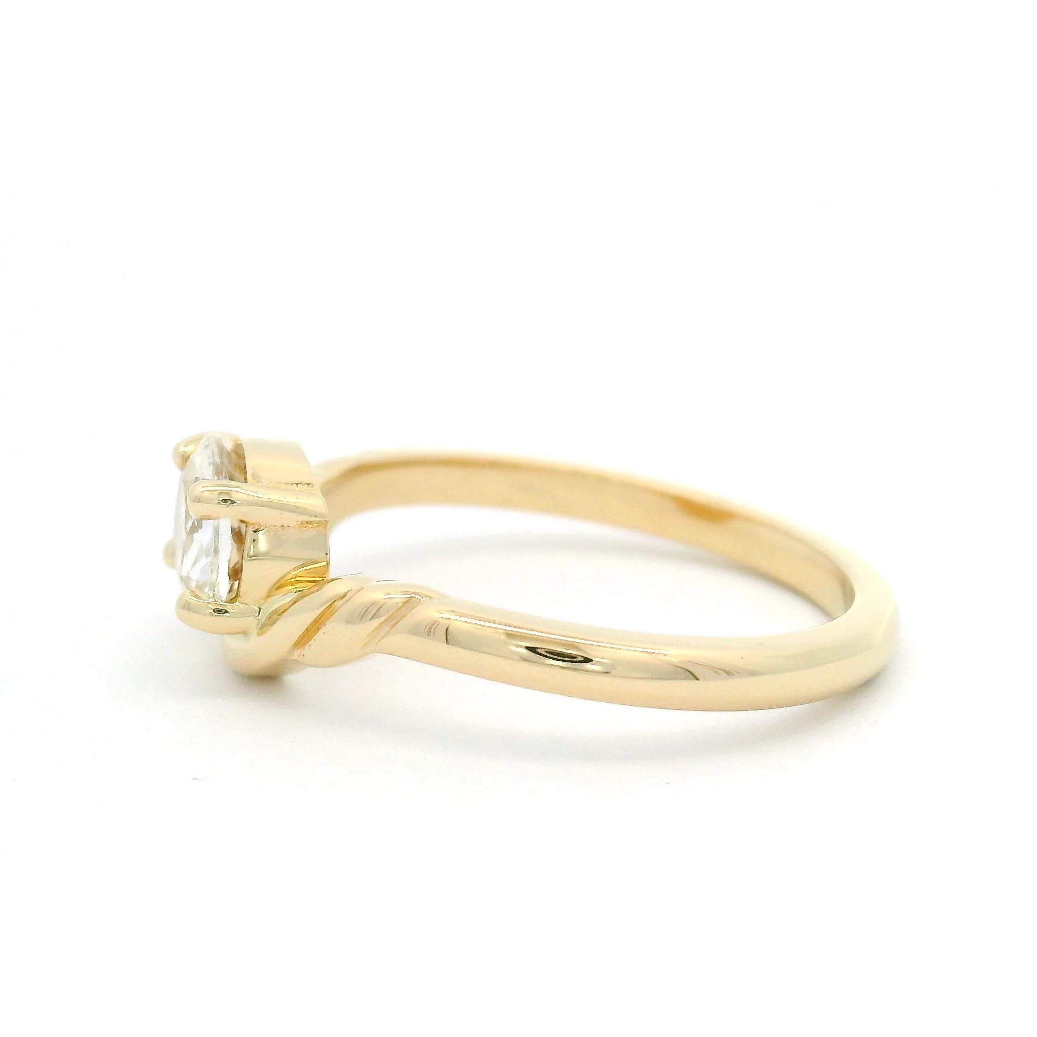 14k Yellow Solitaire Engagement Ring with 1.04ct White Oval Sapphire - Image 3