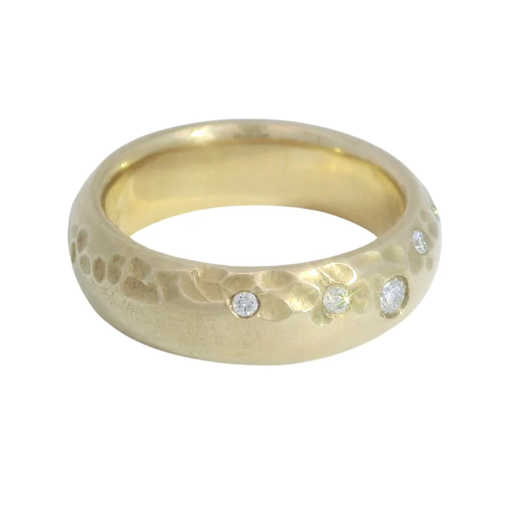 Starry - Diamond & Gold Carved Wedding Band - Image 2