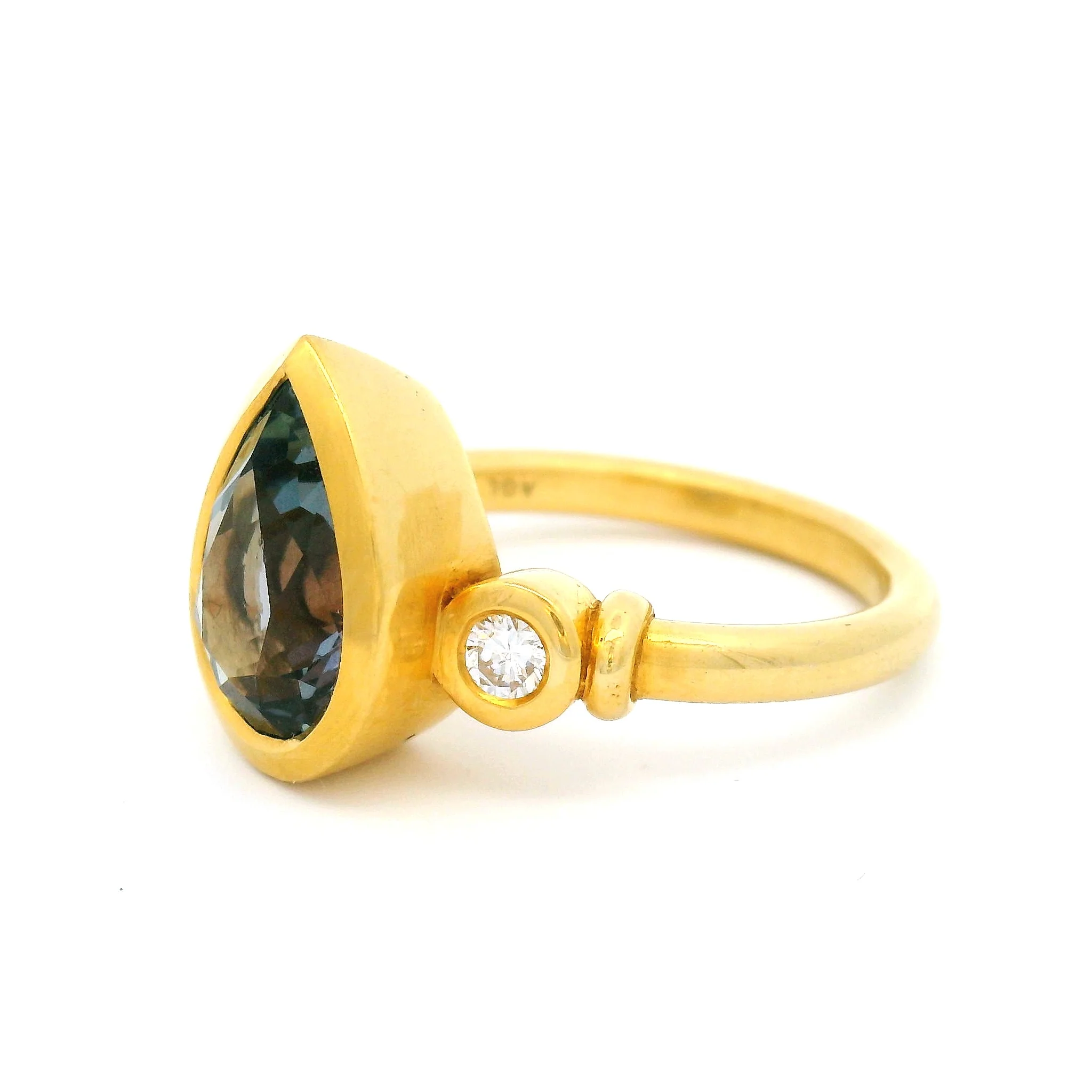 22k Yellow Gold Engagement Ring with 2.97ct Tanzanite and Accent Diamonds - Image 2