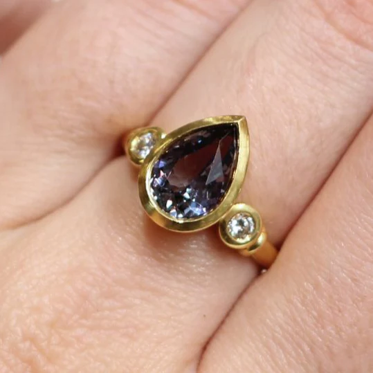 22k Yellow Gold Engagement Ring with 2.97ct Tanzanite and Accent Diamonds - Image 4
