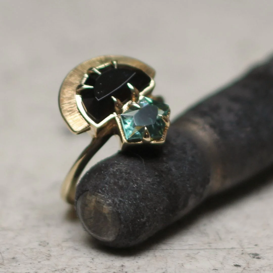 Yzma - 10k Yellow 2.52ct Black Spinel and 0.99ct Mint Tourmaline Crowned Ring - Image 5